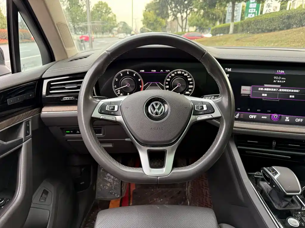 Volkswagen Touareg 2020 — фото 14