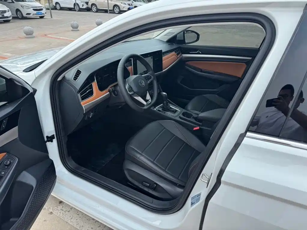 Volkswagen Bora 2023