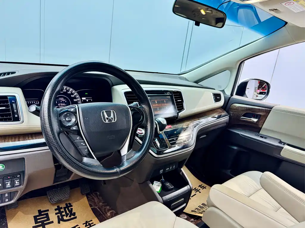 Honda Odyssey 2018 — фото 8