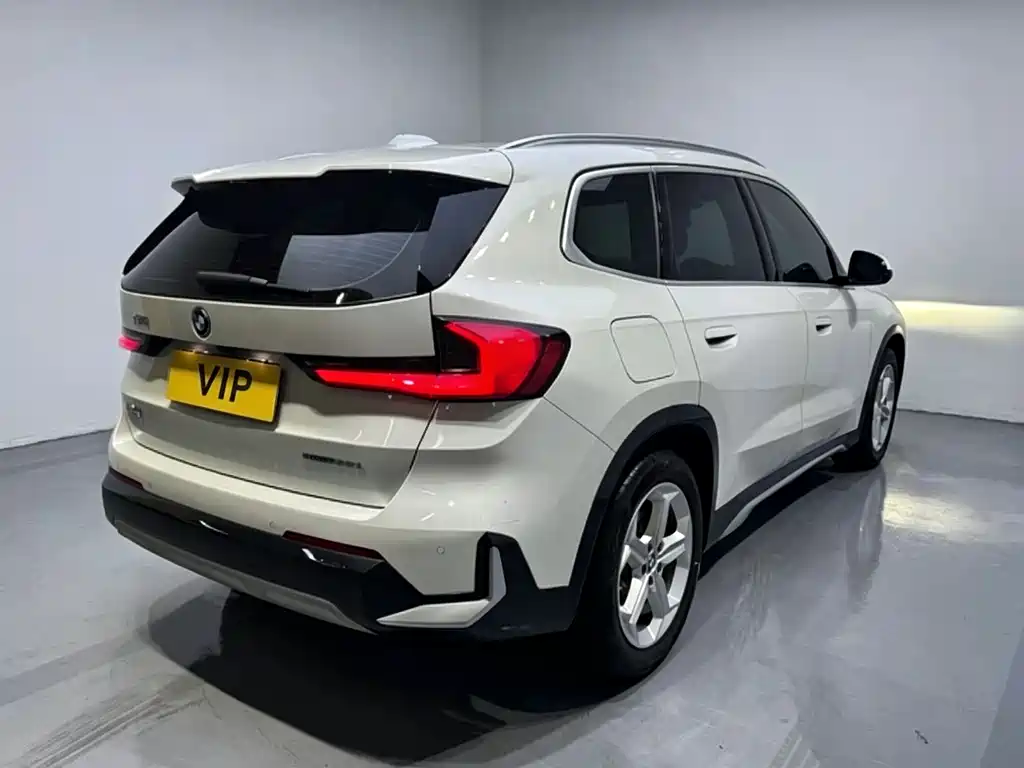 BMW iX1 2026