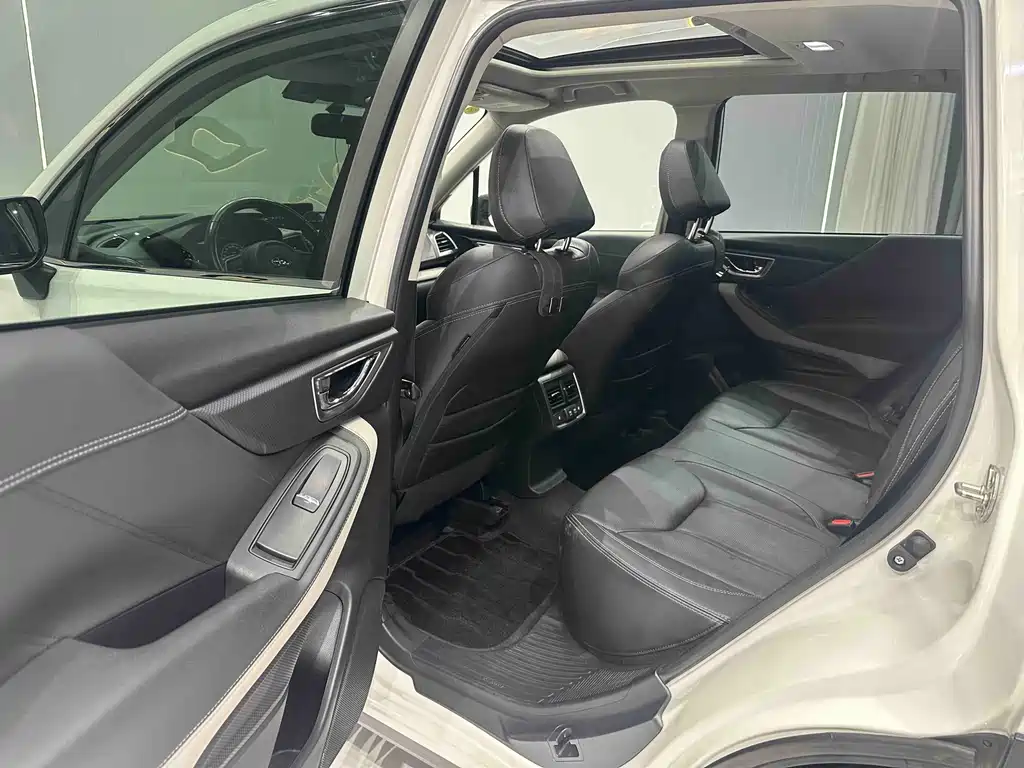 Subaru Forester 2022 — фото 19