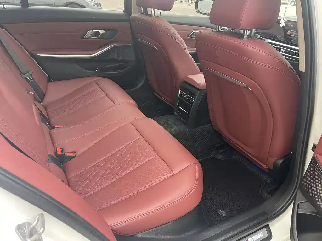 BMW 3 Series 2023 — фото 16