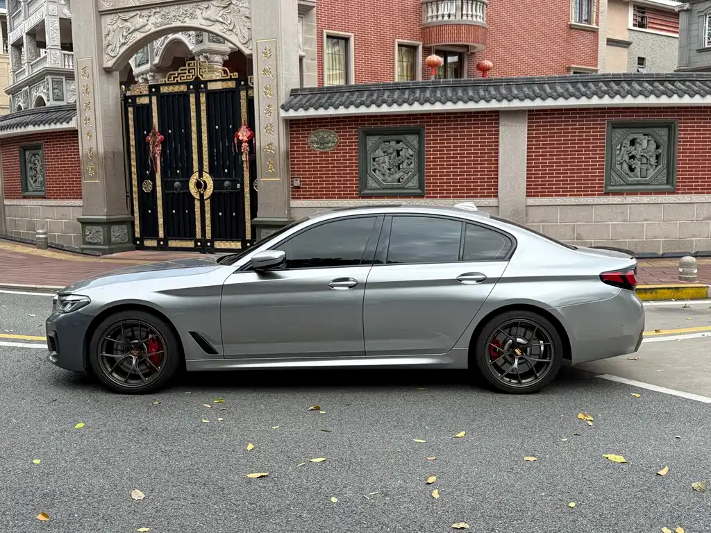 BMW 5 Series 2021