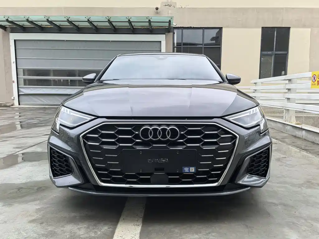 Audi A3 2023 — фото 2