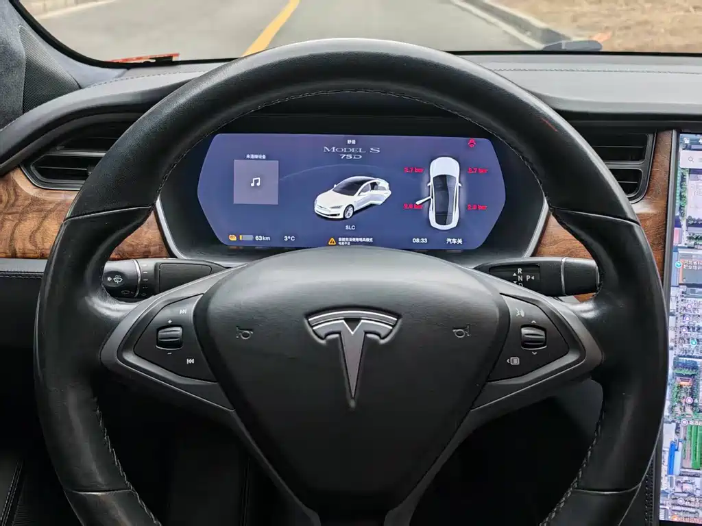 Tesla Model S 2019 — фото 9