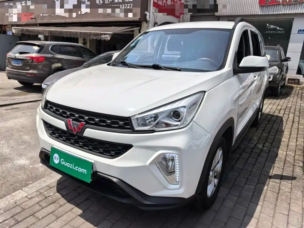 Wuling Hongguang S3 2018 — фото 2