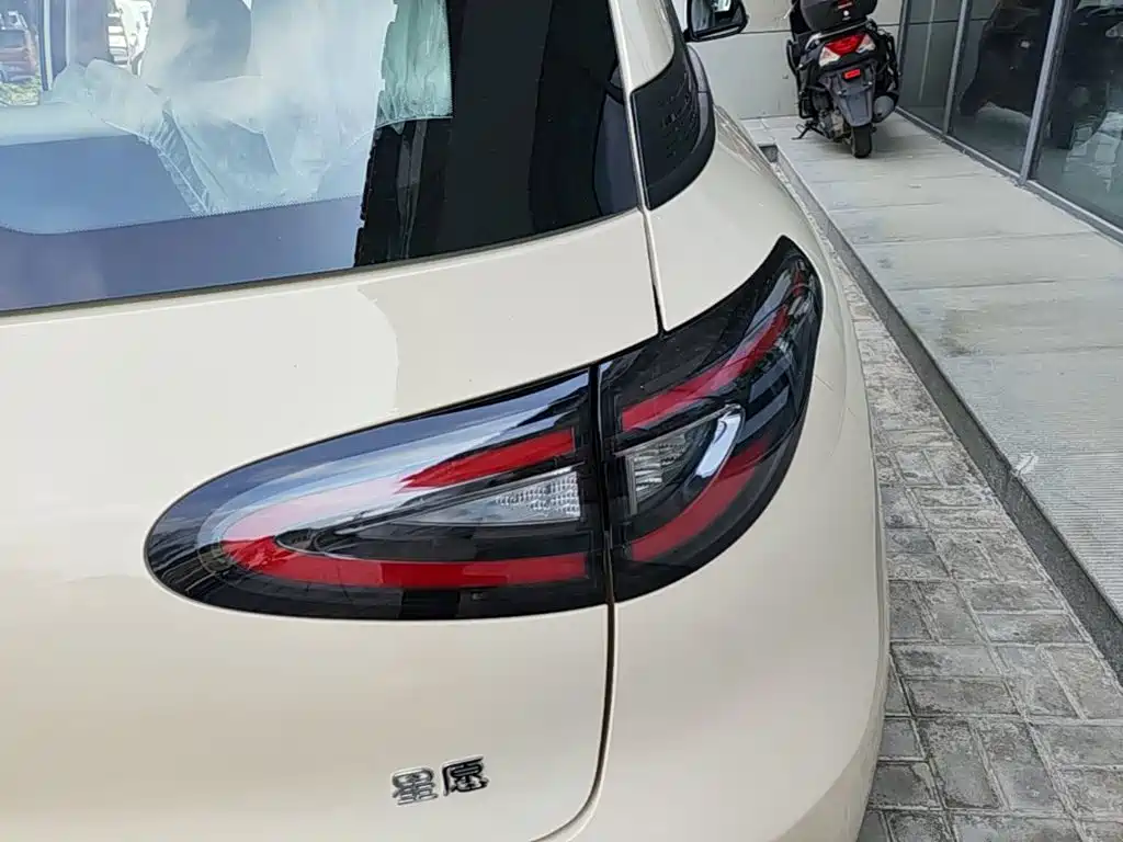 Geely Galaxy Starwish 2026 — фото 8