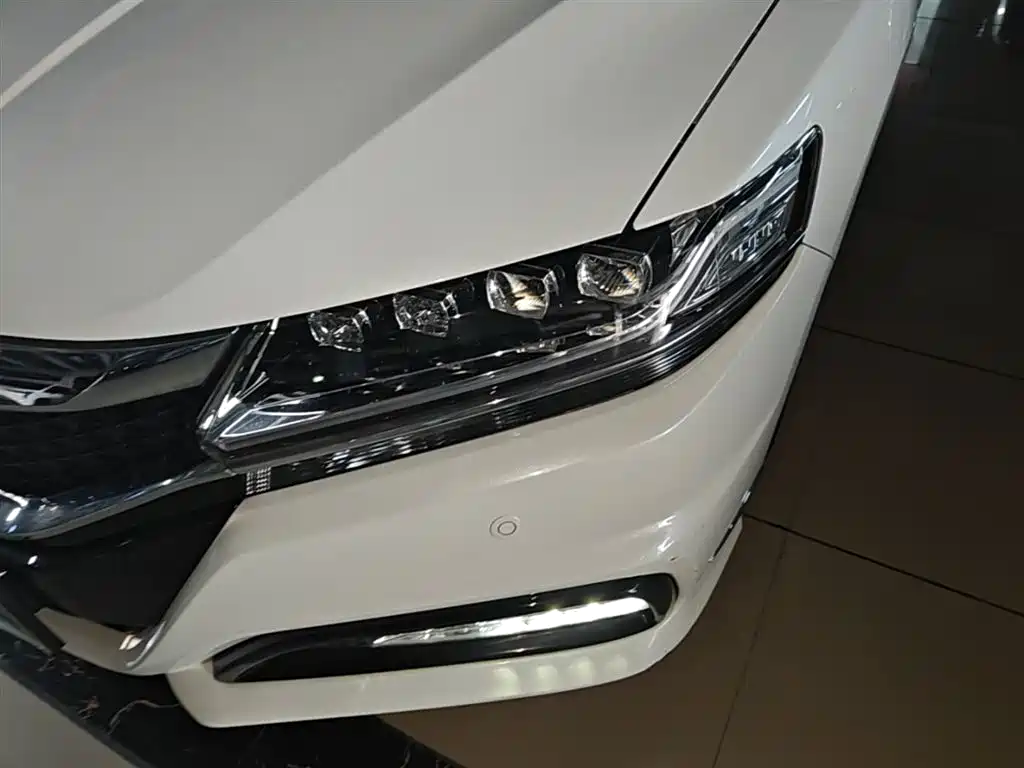 Honda Spirior 2017 — фото 24
