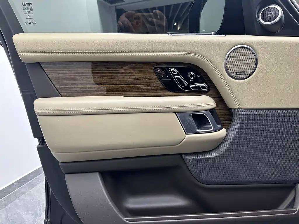 Land Rover Range Rover 2018 — фото 16