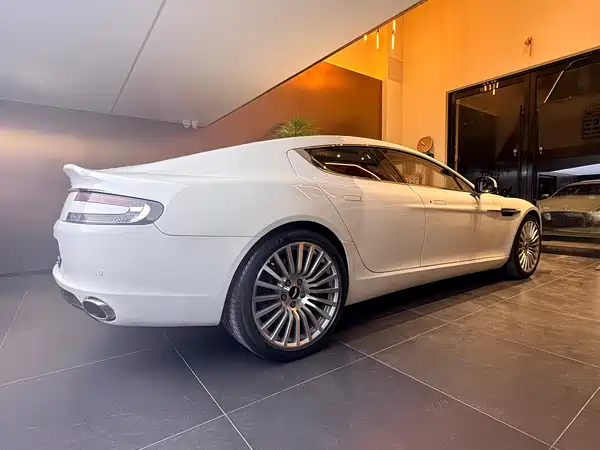 Aston Martin Rapide 2013