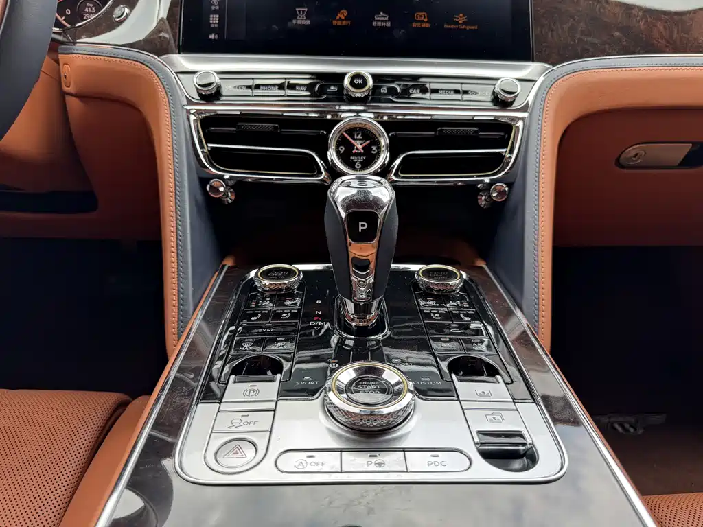 Bentley Flying Spur 2021 — фото 21