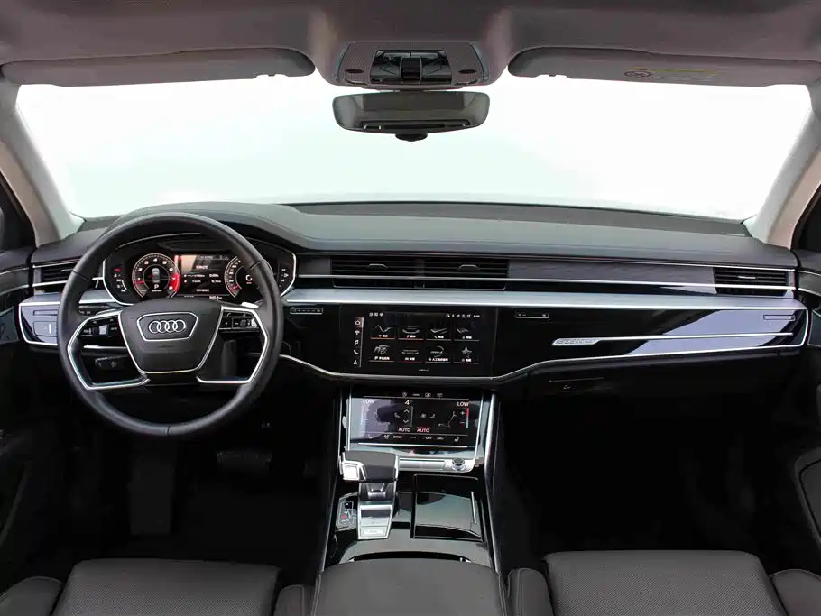 Audi A8 2021 — фото 6
