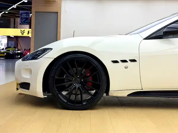 Maserati Granturismo 2012