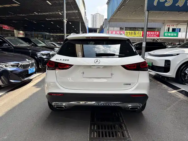 Mercedes-Benz GLA 2023
