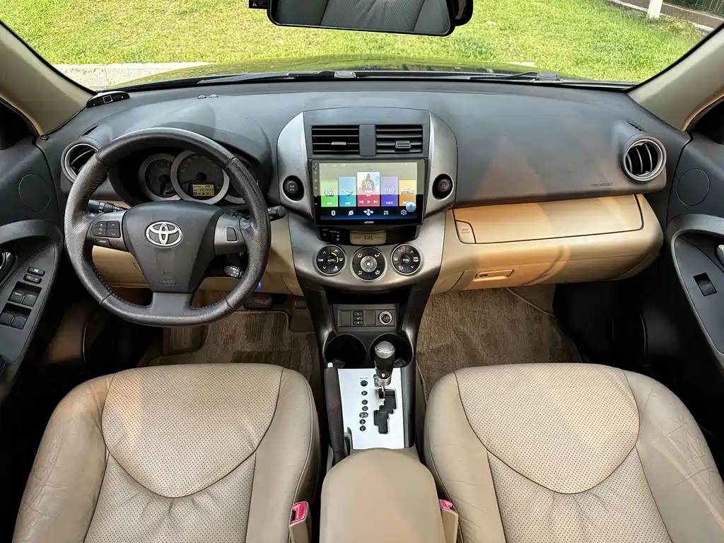 Toyota RAV4 2012 — фото 14