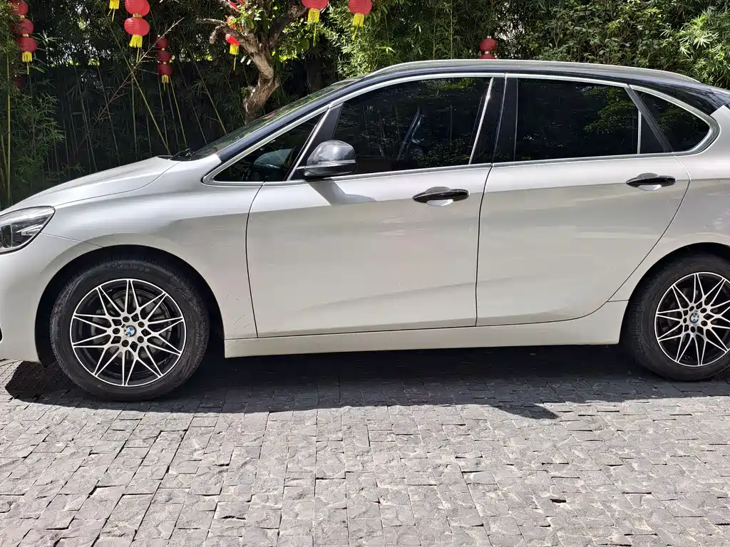 BMW 2 Series Active Tourer 2019 — фото 2