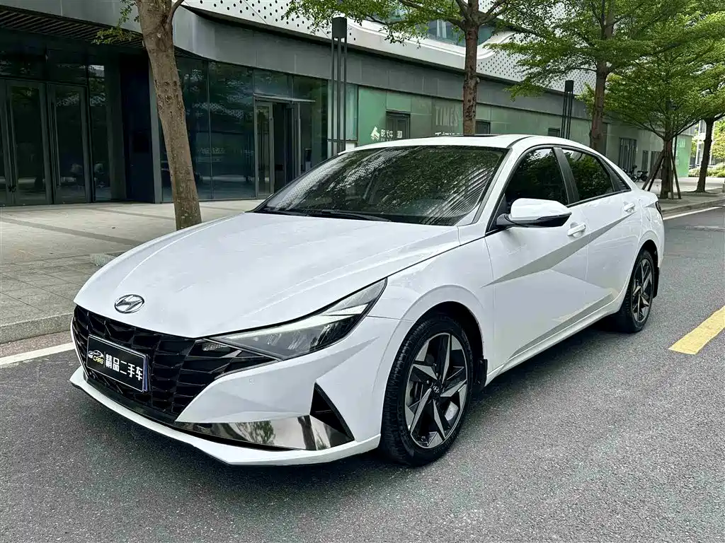 Hyundai Elantra 2021 — фото 1