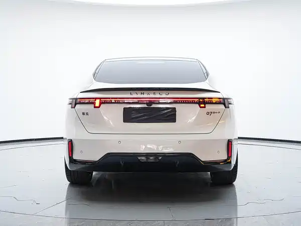 Lynk & Co 07 EM-P 2024