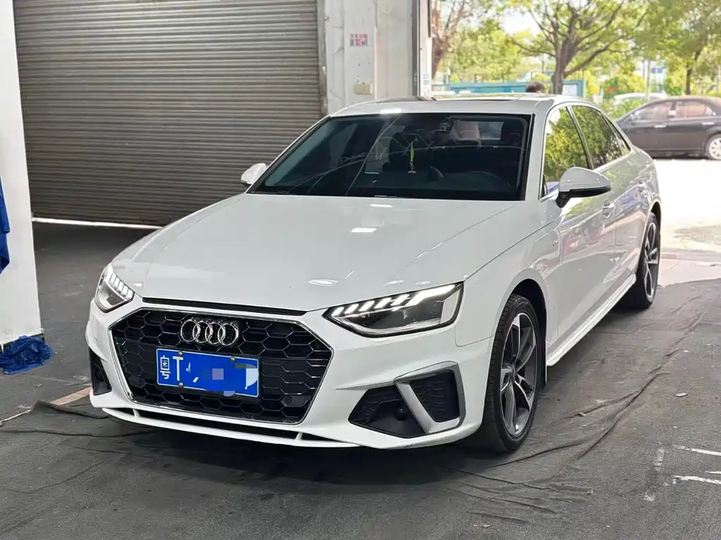 Audi A4L 2021
