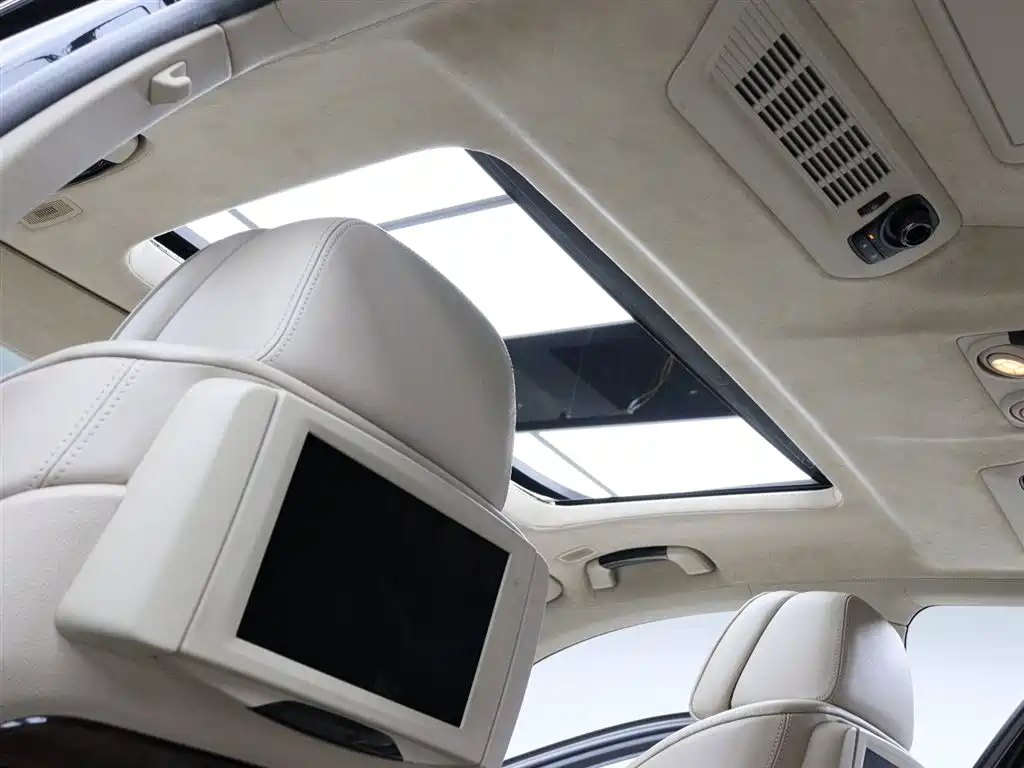 BMW 7 Series 2012 — фото 10