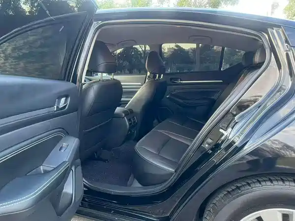 Nissan Teana 2022