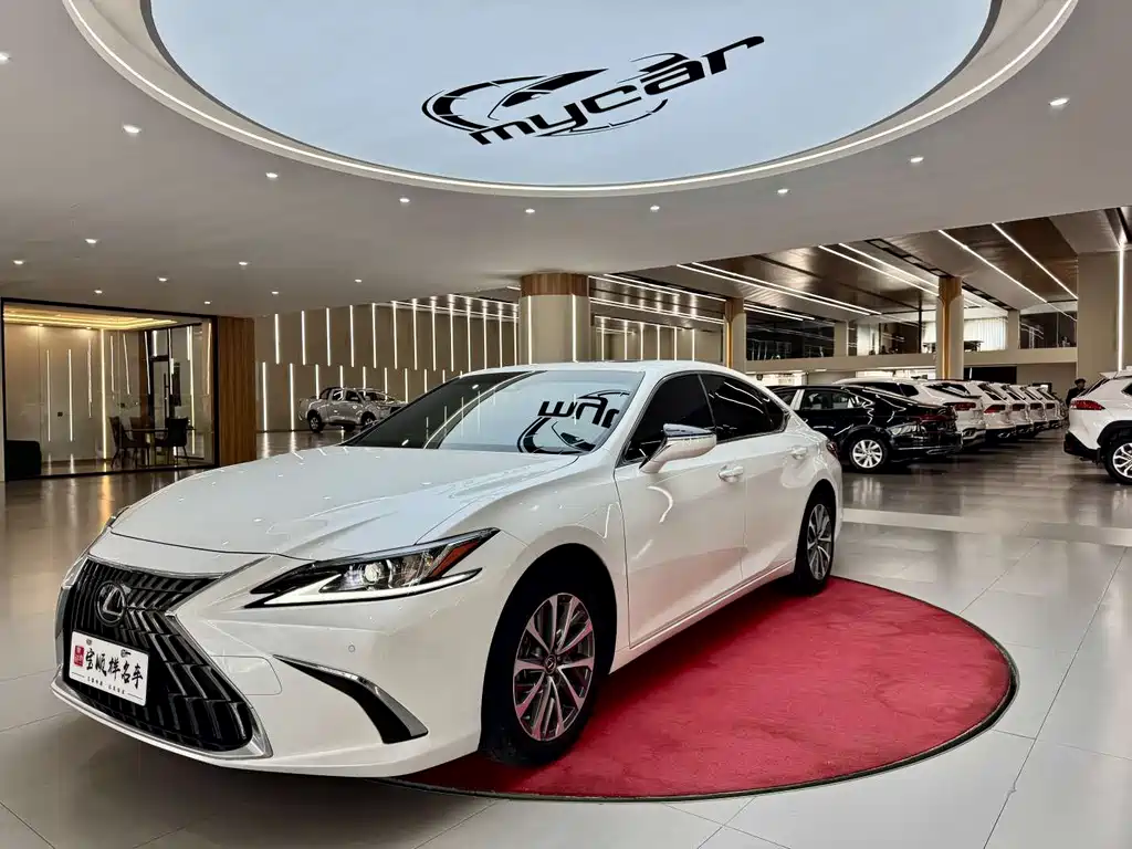 Lexus ES 2024 — фото 1
