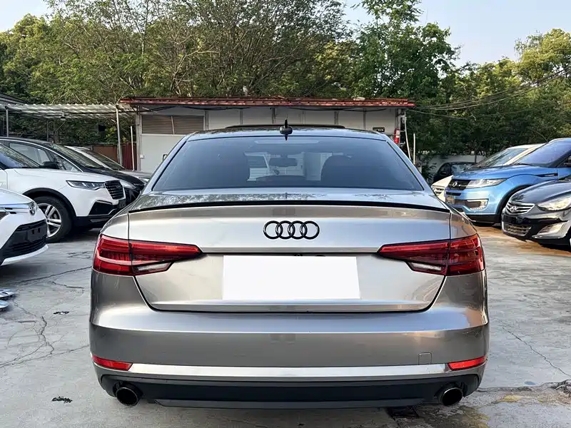 Audi A4L 2017 — фото 16