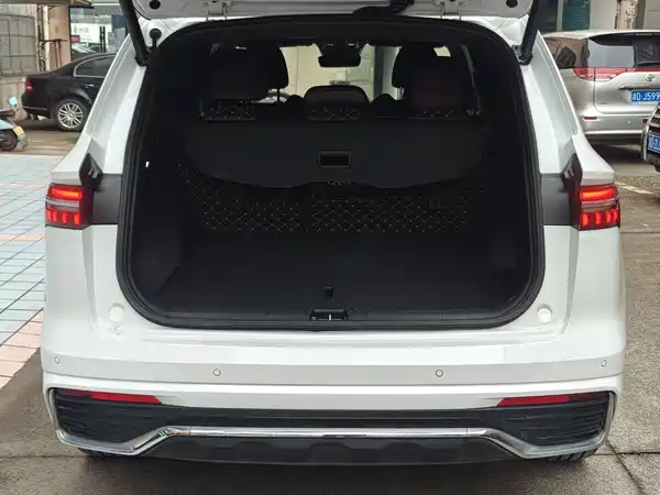 Geely Xingyue L 2021