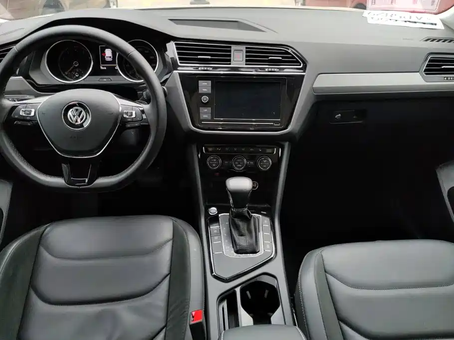 Volkswagen Tiguan L 2018 — фото 12