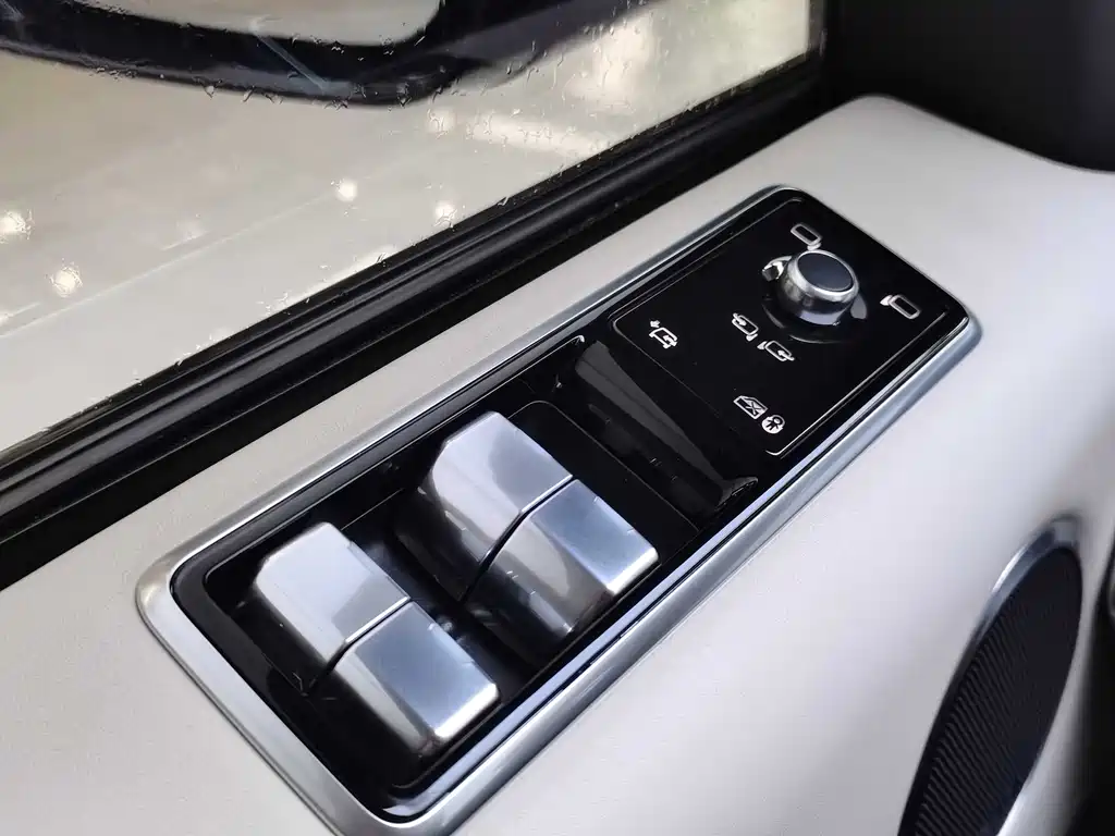 Land Rover Range Rover Sport 2022 — фото 16