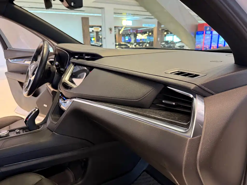 Cadillac XT5 2022 — фото 12