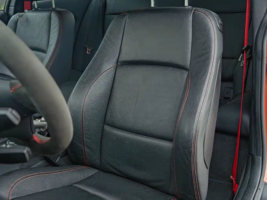 BMW 1 Series M 2012 — фото 12