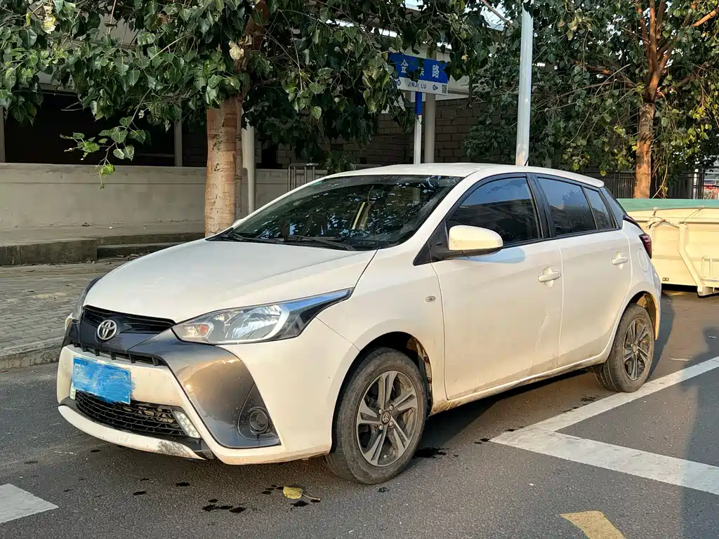 Toyota Yaris L 2020 — фото 1