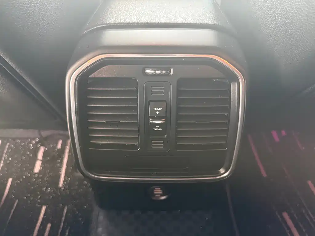Porsche Macan 2019 — фото 11
