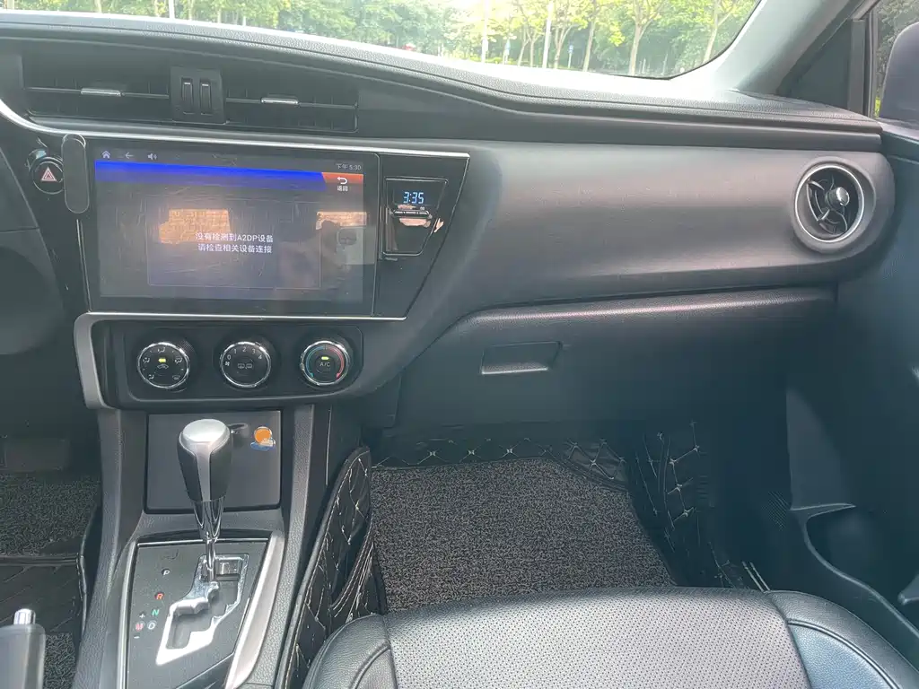 Toyota Corolla 2018 — фото 14