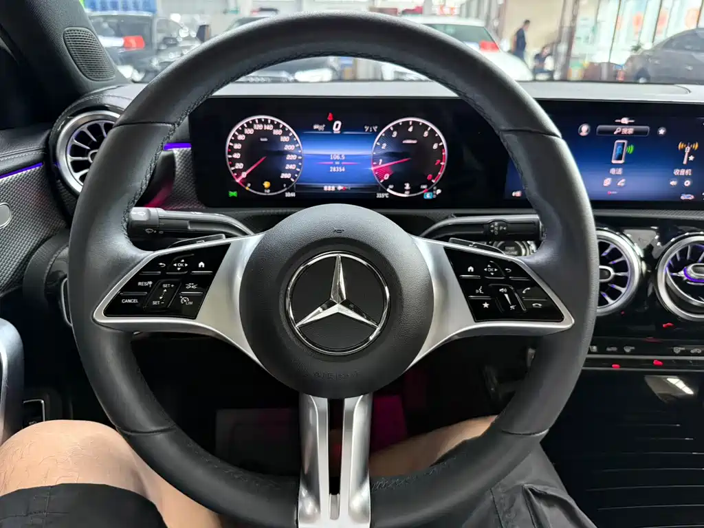Mercedes-Benz A-Class 2023 — фото 14