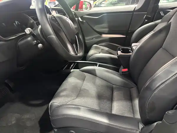 Tesla Model S 2019