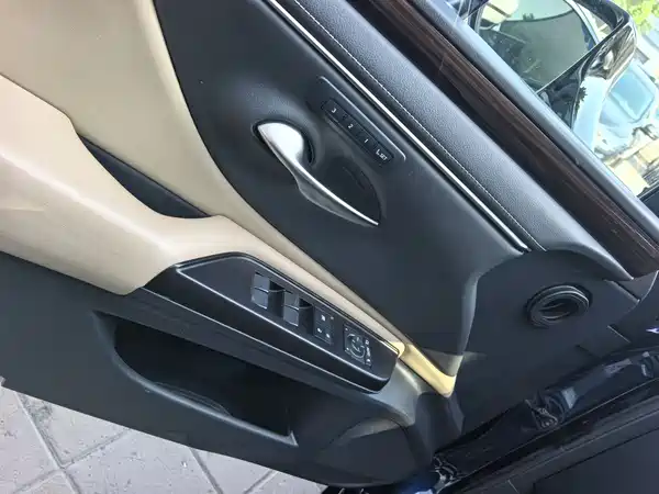Lexus ES 2018