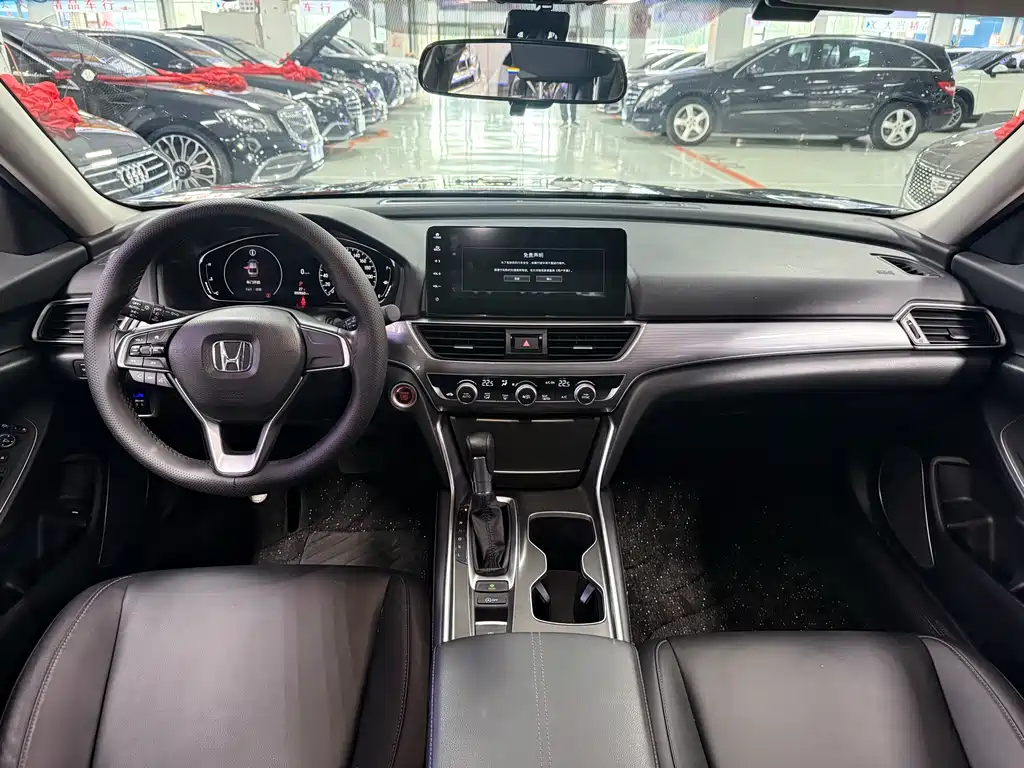 Honda Accord 2022 — фото 8