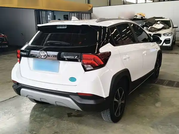 Toyota Yaris L 2023