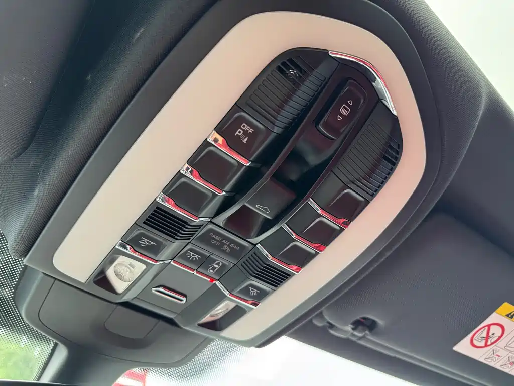 Porsche Cayenne 2015 — фото 23