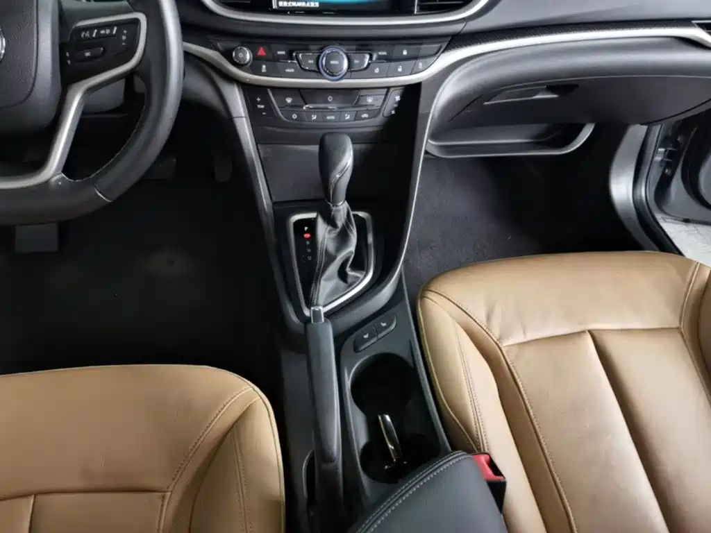 Buick Excelle 2019 — фото 14