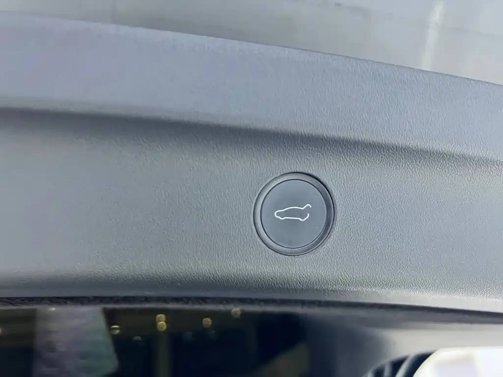Tesla Model Y 2021 — фото 15