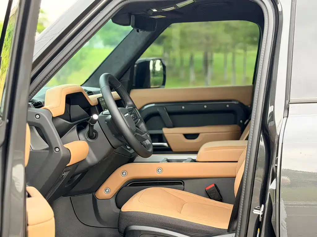 Land Rover Defender 2026 — фото 13