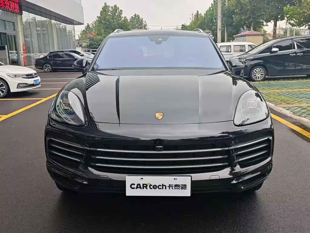 Porsche Cayenne 2021 — фото 1