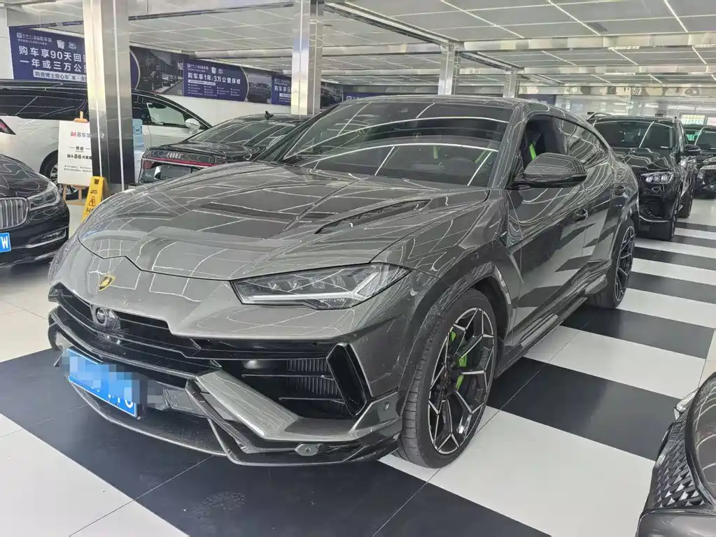 Lamborghini Urus 2024 — фото 1