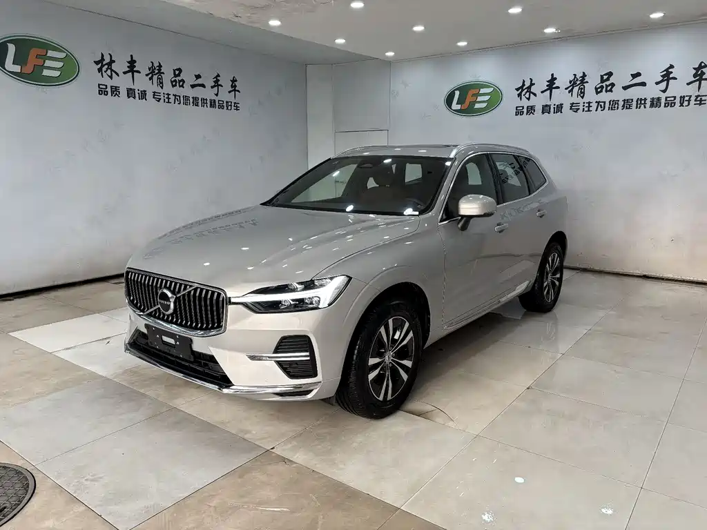 Volvo XC60 2025