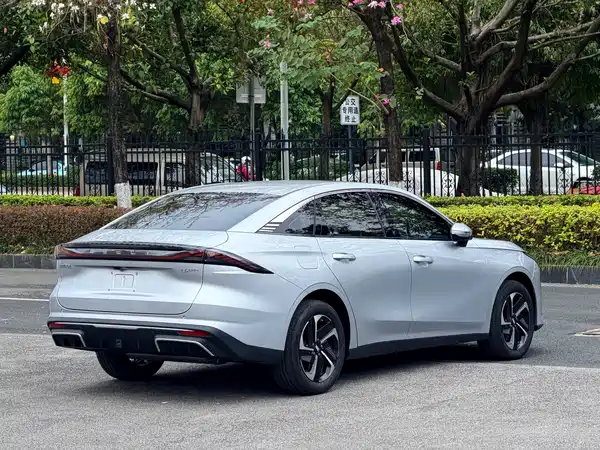 Geely Galaxy L6 2025