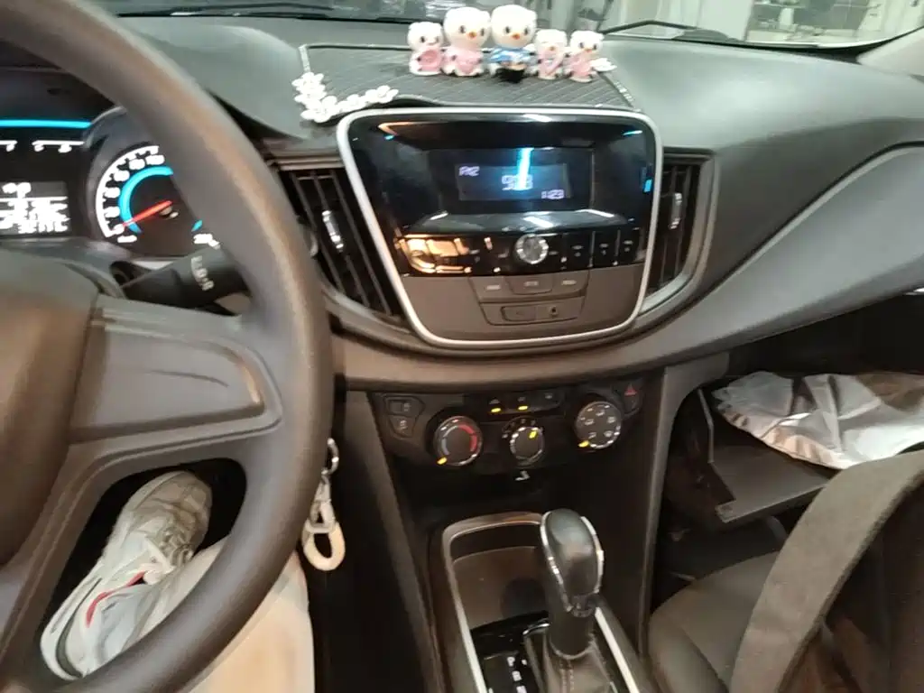 Chevrolet Cavalier 2019 — фото 13