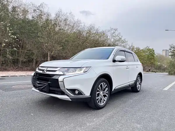 Mitsubishi Outlander 2018